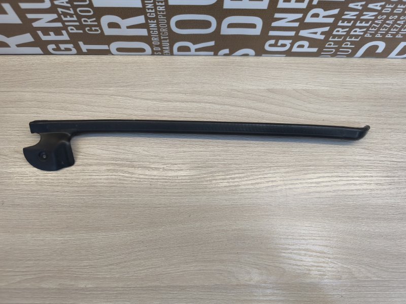 Уплотнитель двери