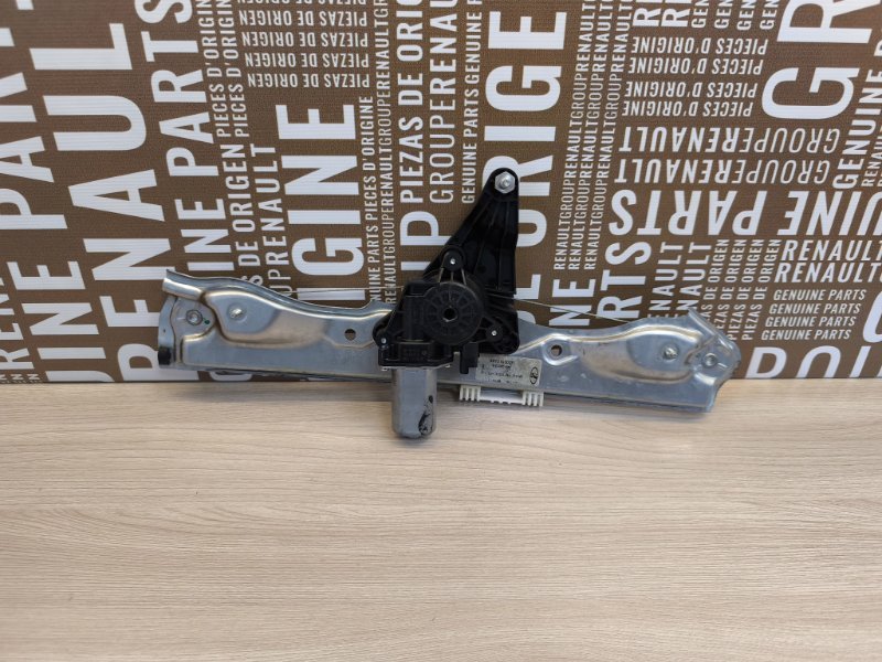 Стеклоподъемник    двери