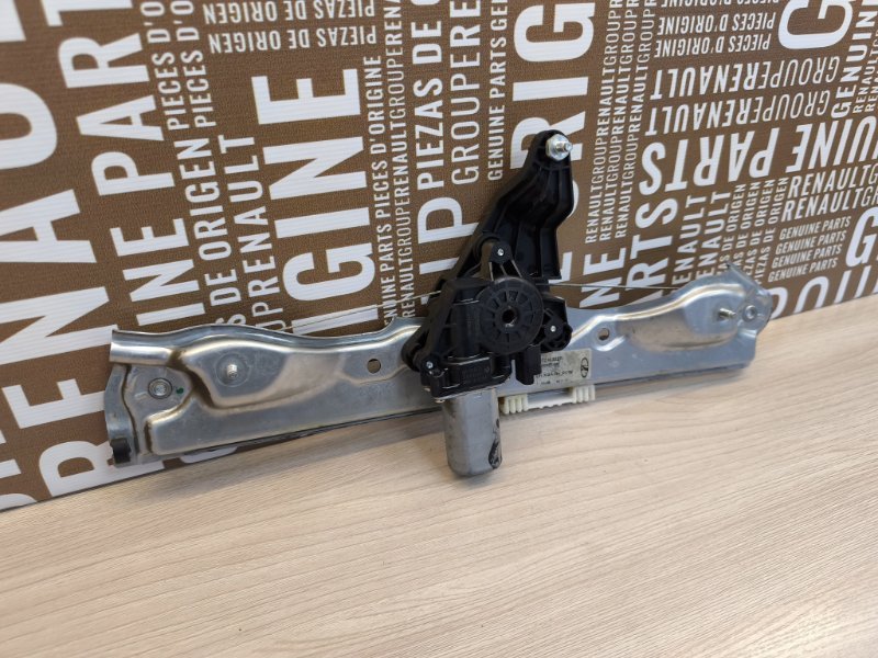 Стеклоподъемник    двери