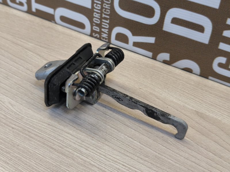 Ограничитель двери