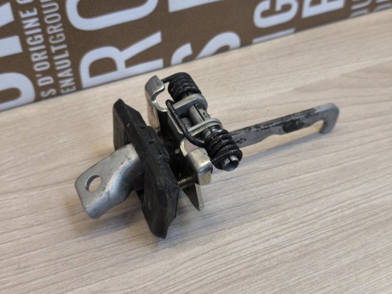 Ограничитель двери