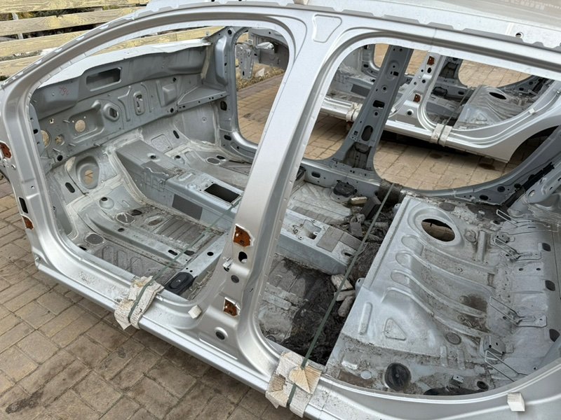 средняя стойка