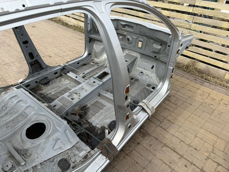 средняя стойка