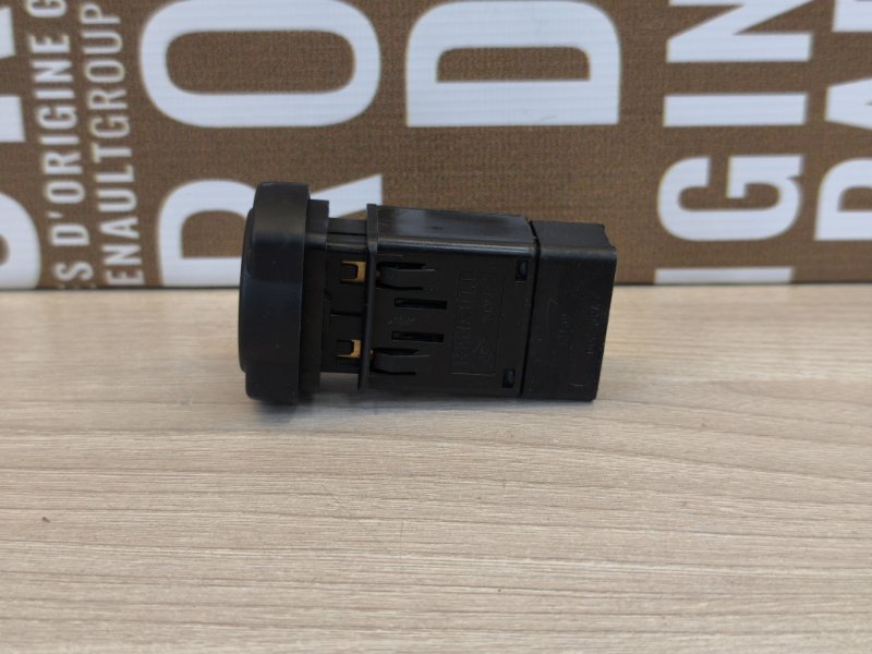 Кнопка аварийной сигнализации