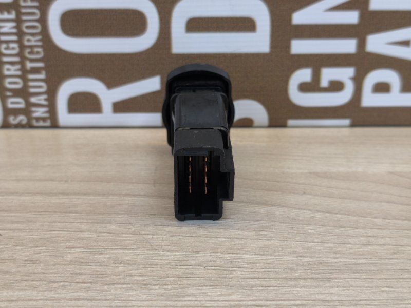 Кнопка аварийной сигнализации