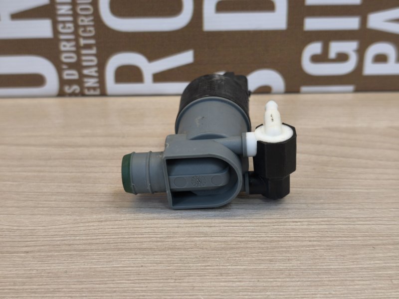 Моторчик бачка омывателя