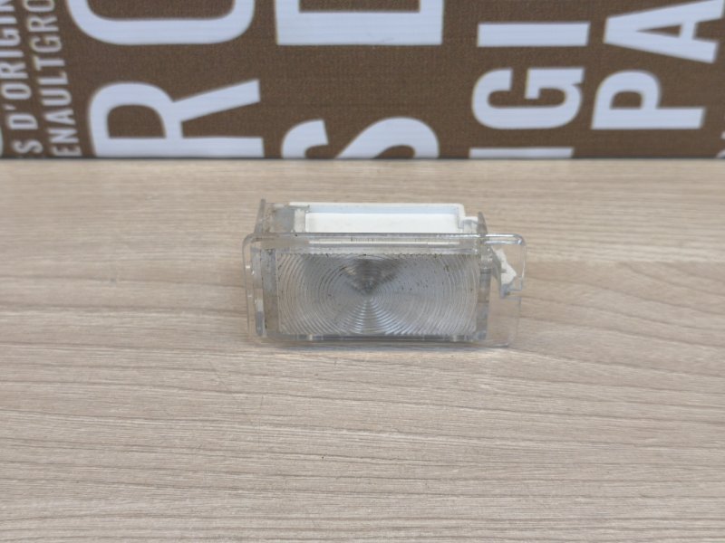 Плафон подсветки багажника