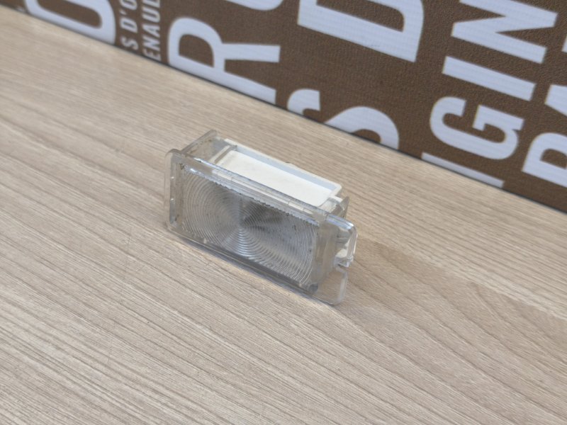 Плафон подсветки багажника