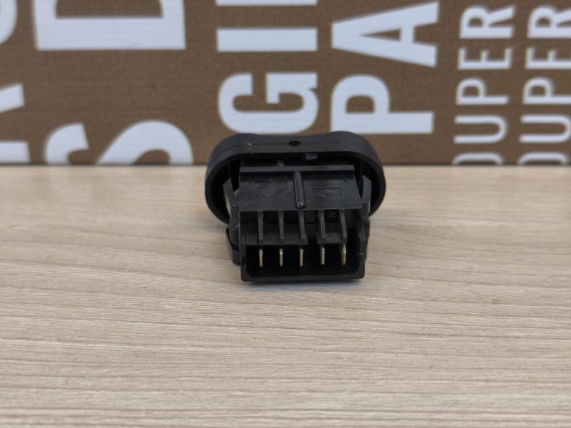 Кнопка стеклоподъемника