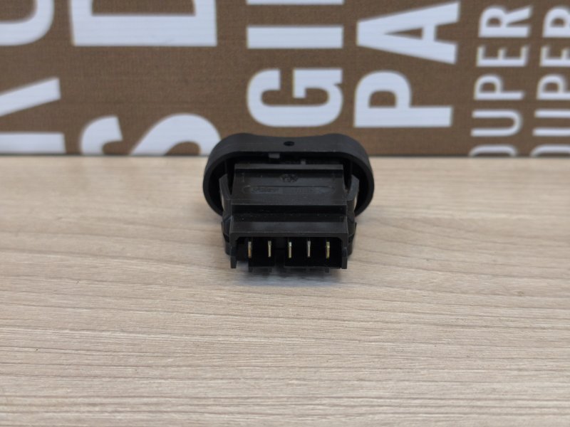 Кнопка стеклоподъемника