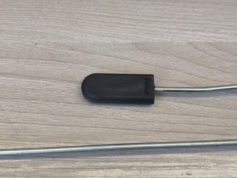 Тяга замка двери