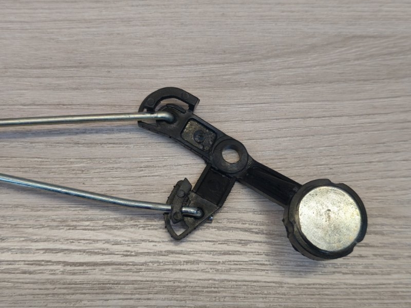 Тяга замка двери