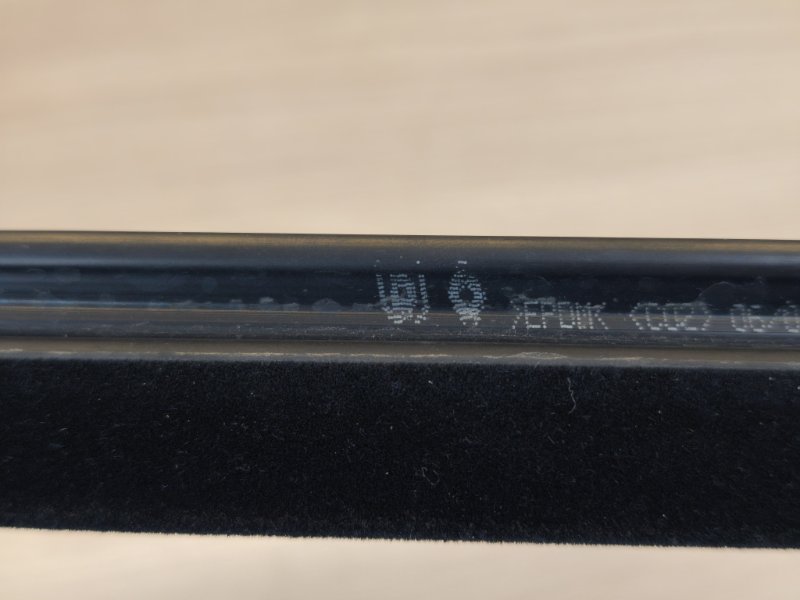 Уплотнитель стекла двери внешний