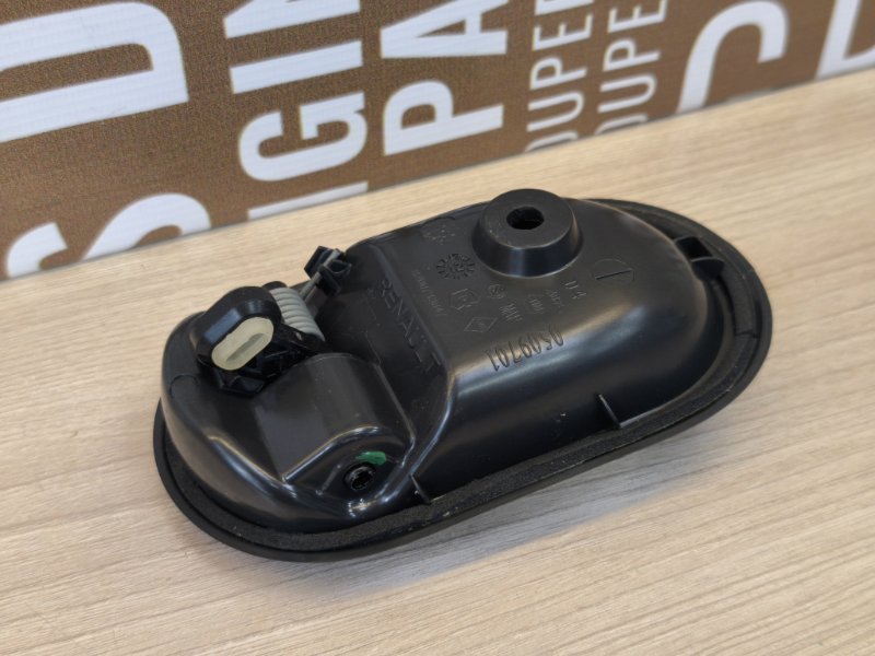 внутренняя ручка двери