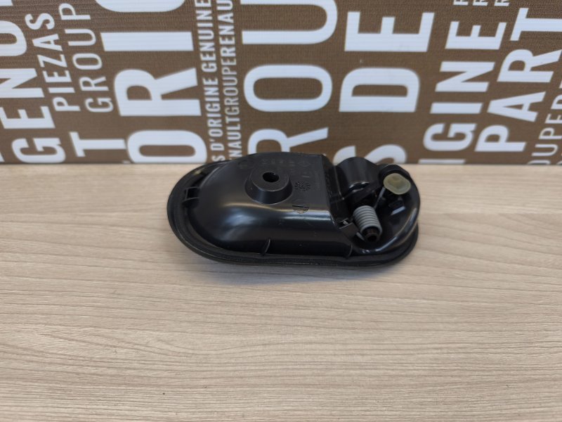 внутренняя ручка двери