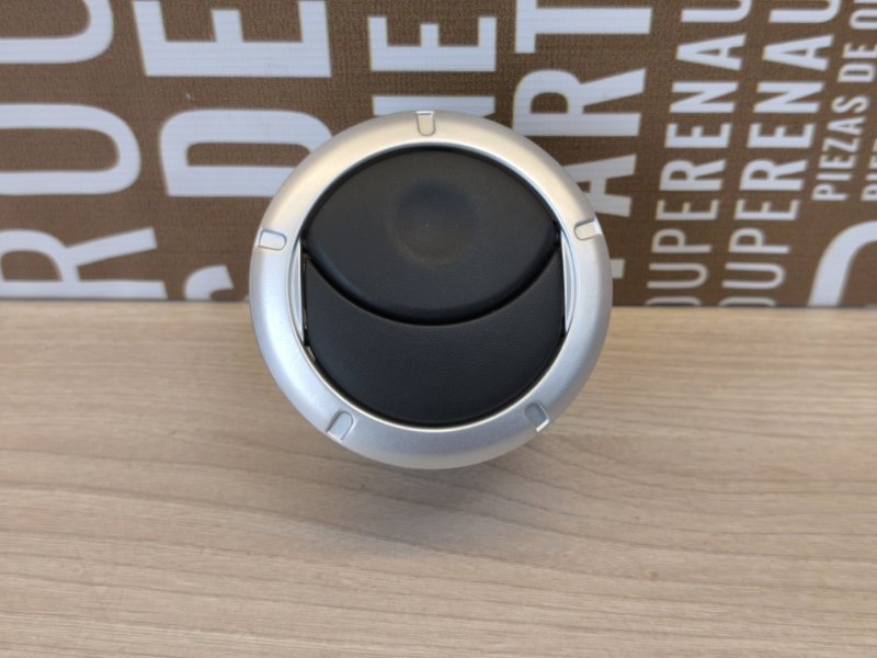 Воздушный дефлектор салона