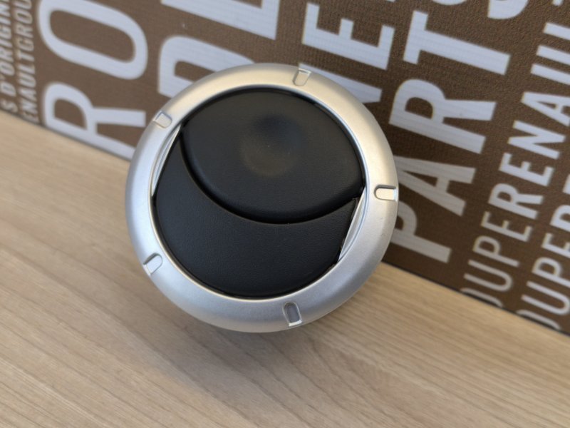 Воздушный дефлектор салона