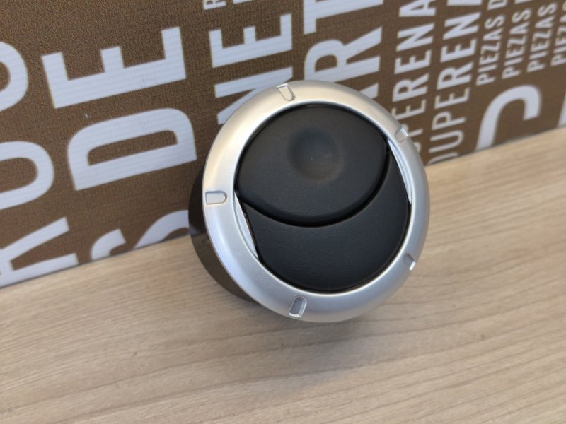 Воздушный дефлектор салона