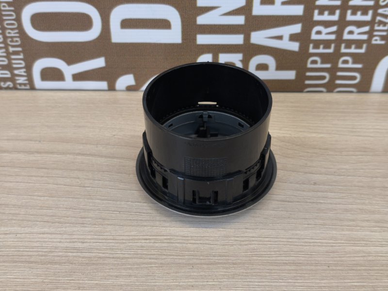 Воздушный дефлектор салона