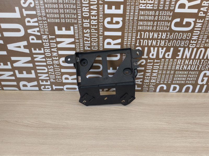 Кронштейн блока управления двигателем