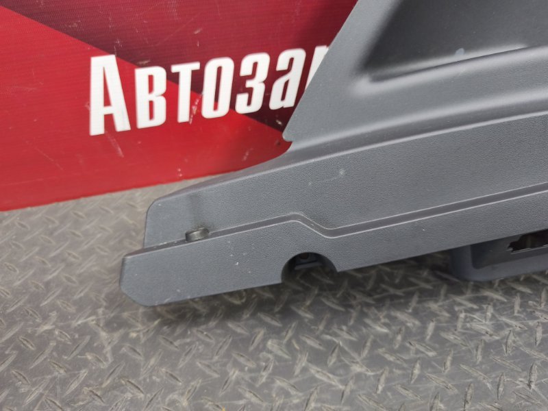 Держатель задней полки