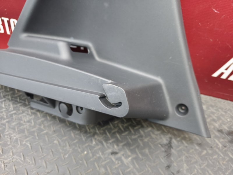 Держатель задней полки