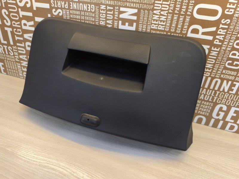 Обшивка двери багажника