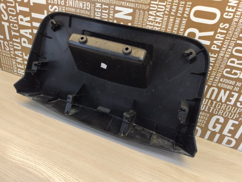 Обшивка двери багажника