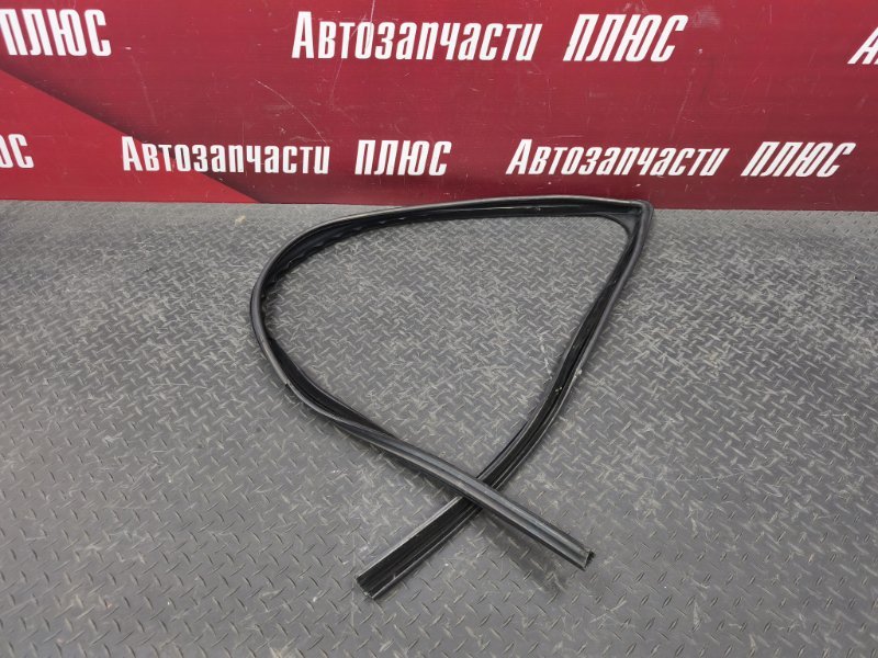Уплотнитель стекла двери