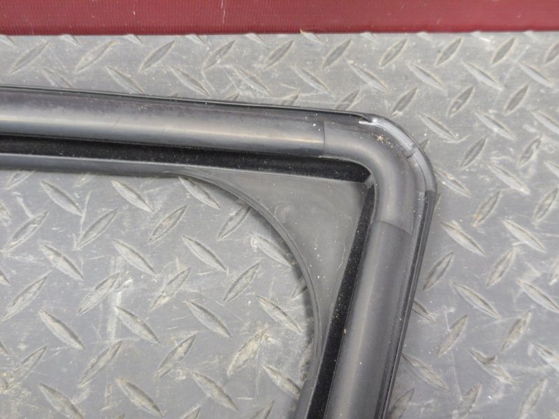 Уплотнитель стекла двери