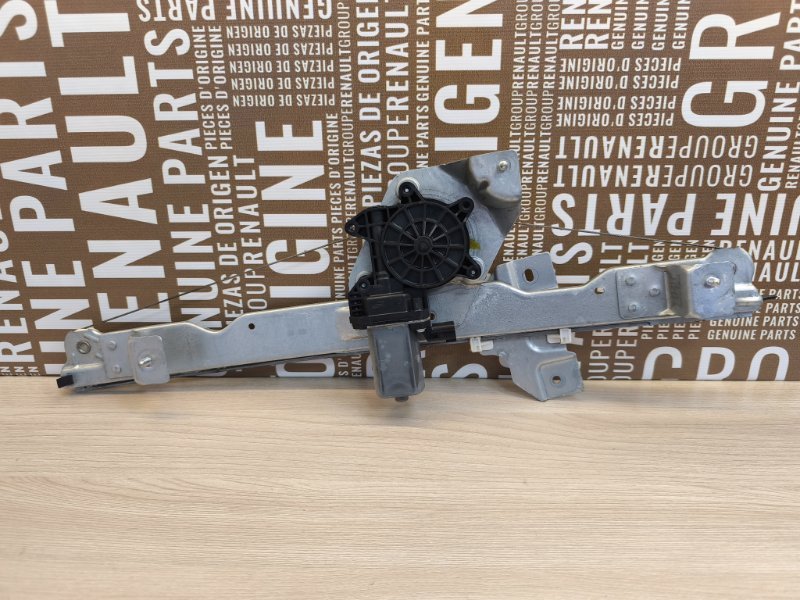 Стеклоподъемник    двери