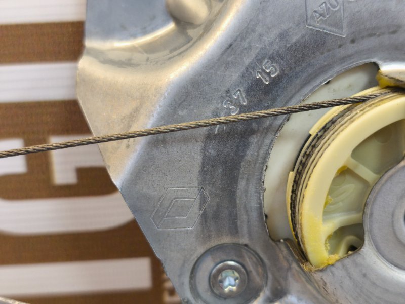 Стеклоподъемник    двери