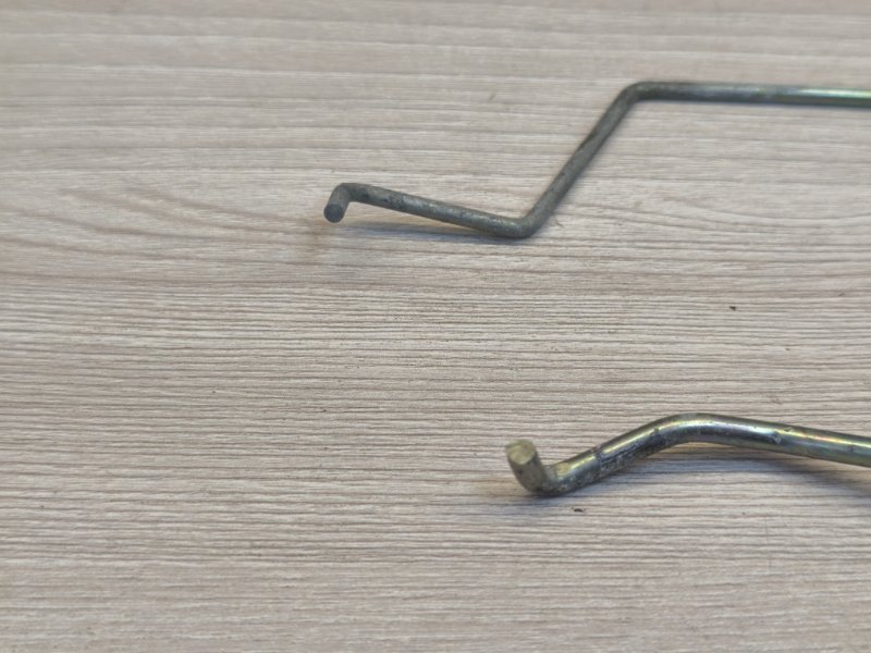 Тяга замка двери