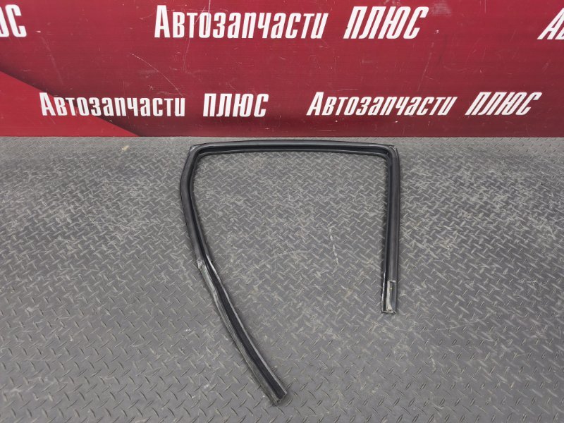 Уплотнитель стекла двери