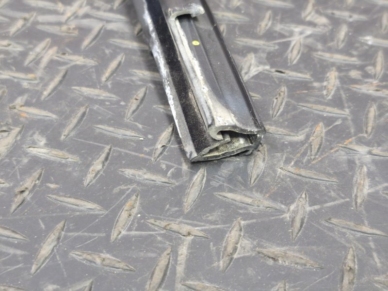 Уплотнитель стекла двери