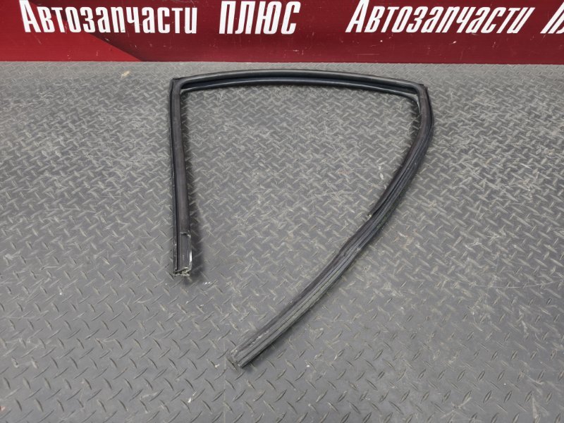Уплотнитель стекла двери