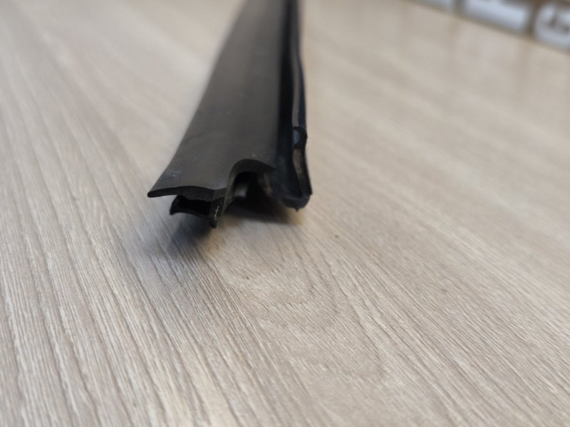 Уплотнитель стекла двери внутренний