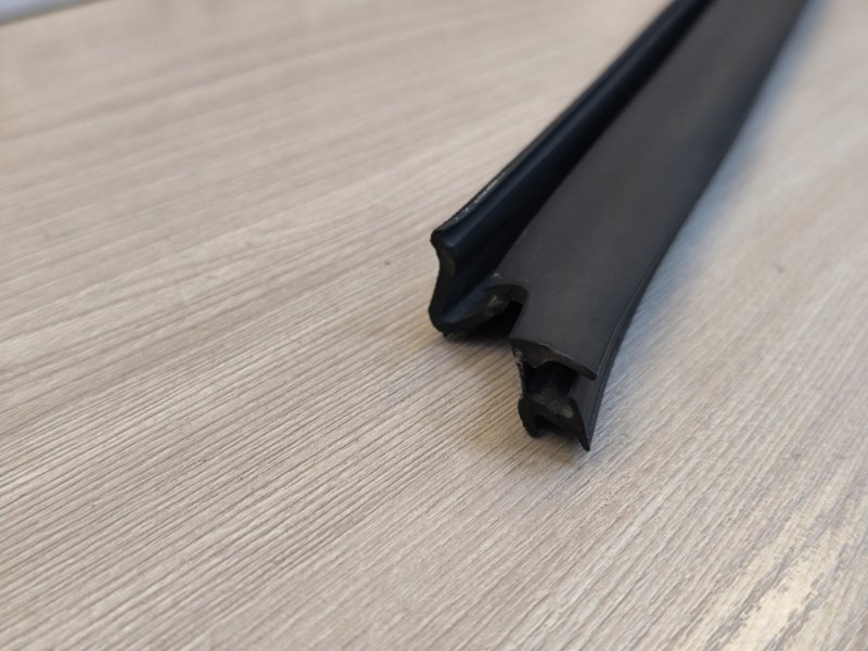 Уплотнитель стекла двери внутренний