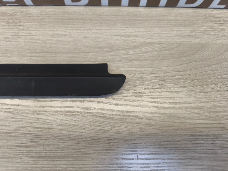 Уплотнитель стекла двери внешний