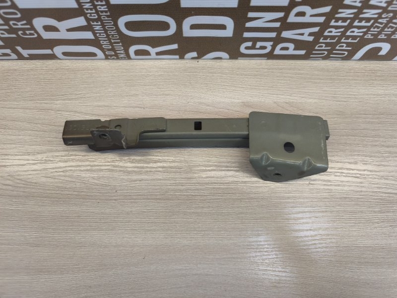 Направляющая стекла двери