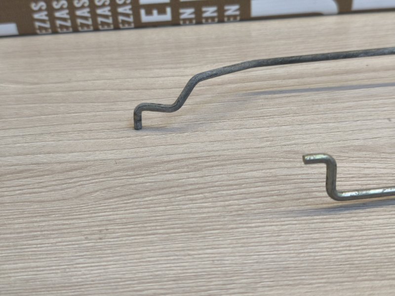 Тяга замка двери