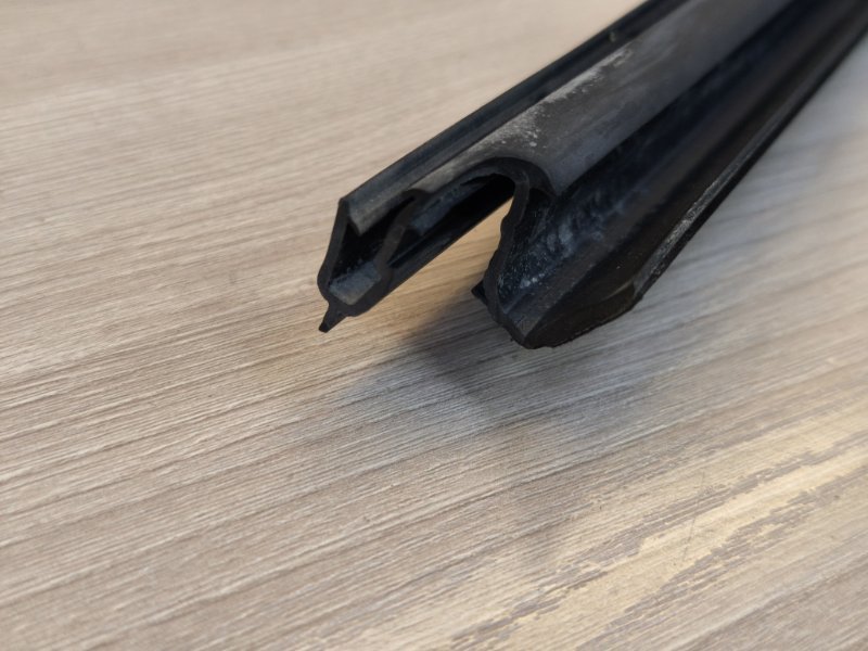 Уплотнитель стекла двери внутренний