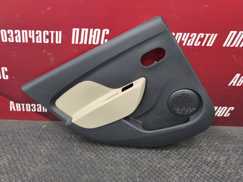 Обшивка боковой двери