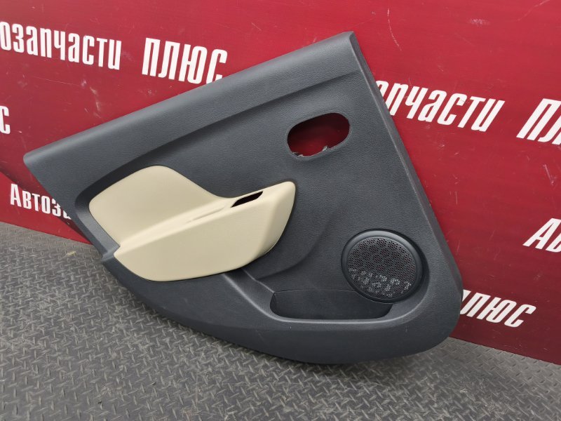 Обшивка боковой двери