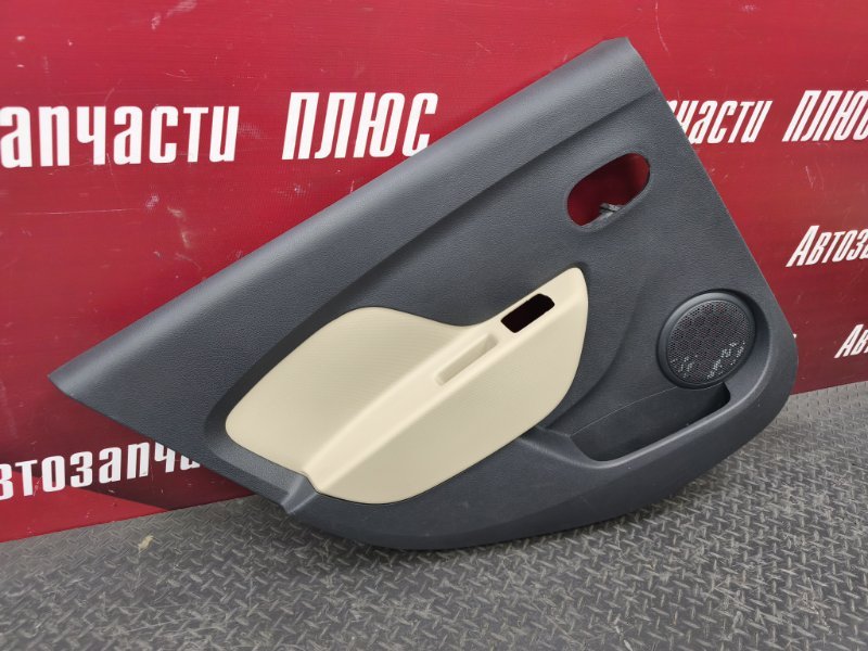 Обшивка боковой двери