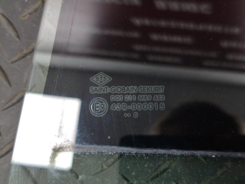 Стекло двери