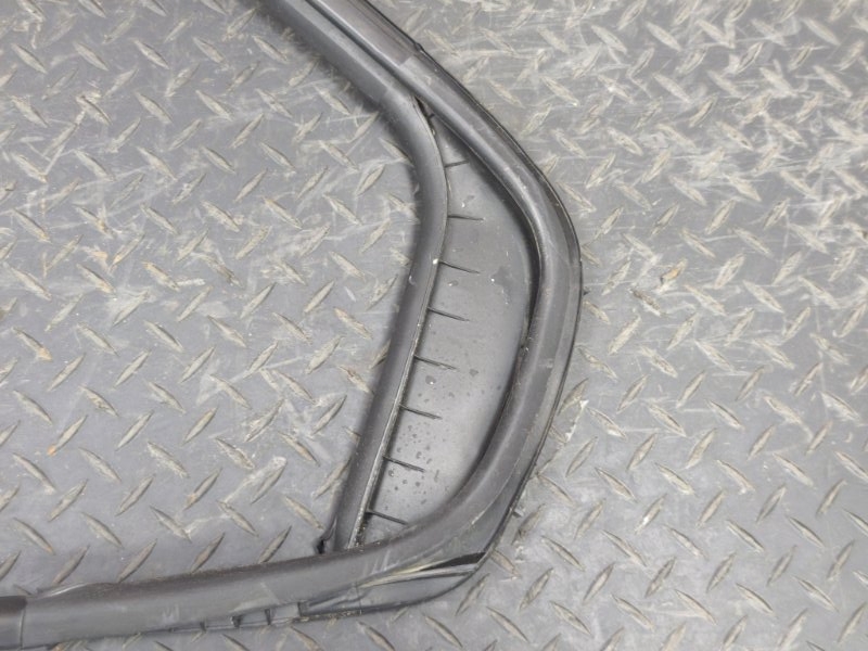 Уплотнитель стекла двери