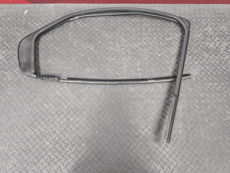 Уплотнитель стекла двери