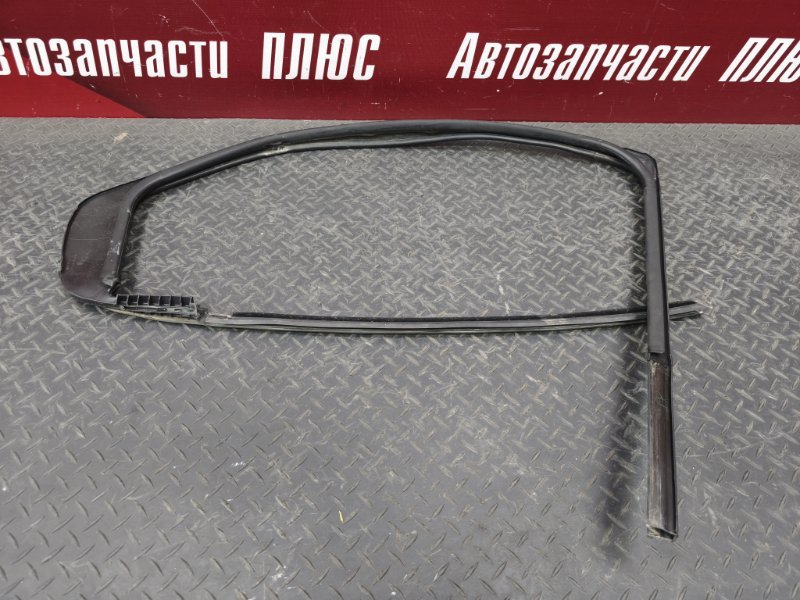 Уплотнитель стекла двери