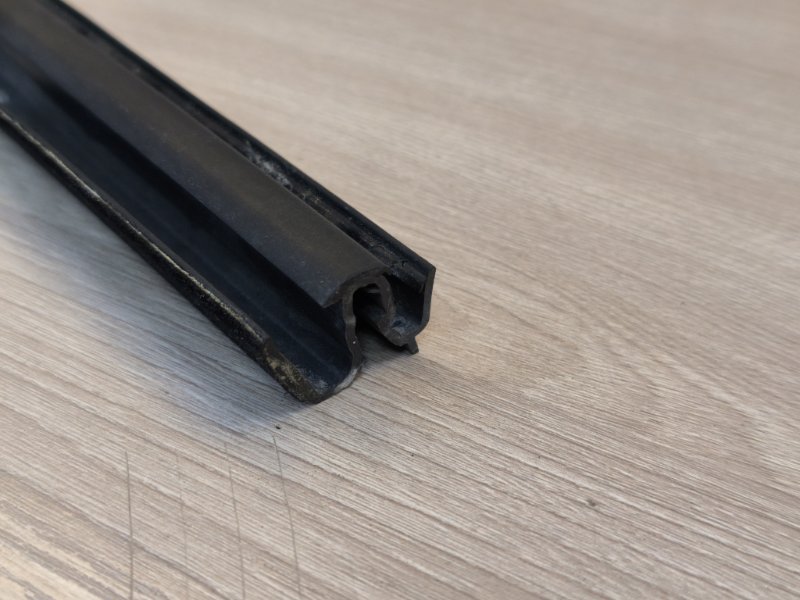 Уплотнитель стекла двери внутренний